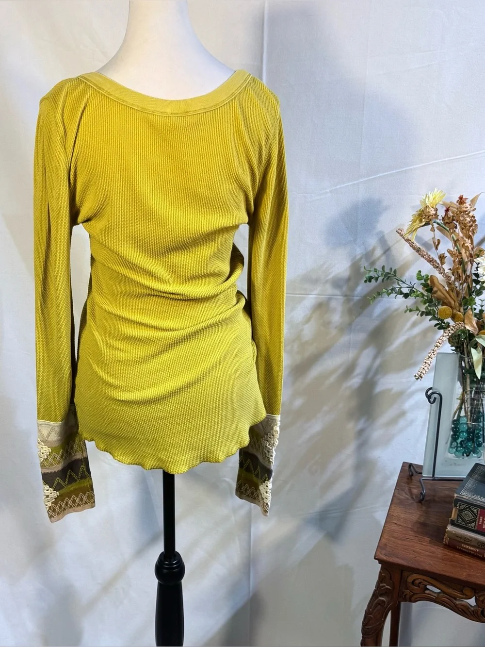 ♨️Free People Kombucha Cuff Yellow Waffle Thermal Embroidered Crochet Top Sz L💛